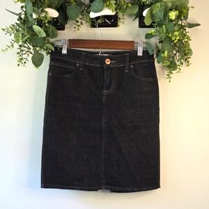 Old Navy Black Knee-Length Pencil Skirt
